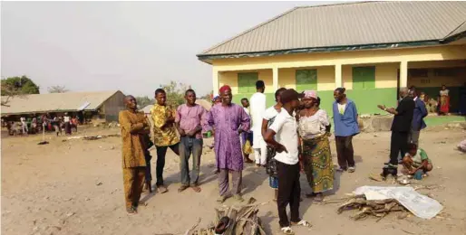  ??  ?? These male IDPs want to return to their native homes