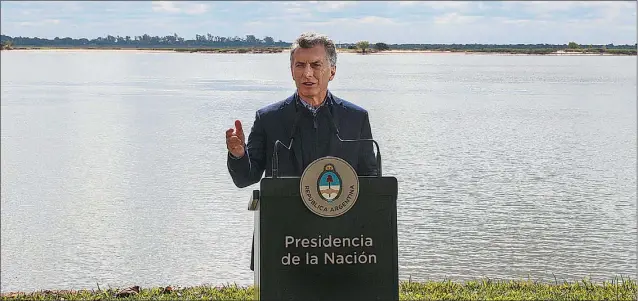  ?? NA ?? AGUA. Macri valoró el jueves en Corrientes el debate en Diputados que consagró la despenaliz­ación del aborto. Sin embargo, no quiere discutir el acuerdo con el FMI.