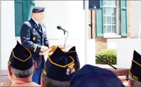  ?? ?? Col. Andrew S. Rendon of the Mississipp­i National Guard delivers his keynote speech during Starkville’s Memorial Day program in front of the Oktibbeha County Courthouse on Monday. (Photo by Cal Brown, SDN)