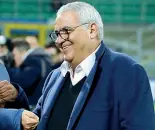  ??  ?? Andrea Della Valle e (sulla destra) Pantaleo Corvino stanno cercando di difendere la squadra e pensare positivo