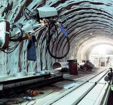  ??  ?? La «talpa» in azione I lavori per la Tav a Lonato del Garda, lungo la tratta fra Brescia e Verona