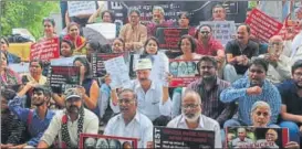  ?? HT PHOTO ?? Protesters at GPO Park, Lucknow, on Wednesday.