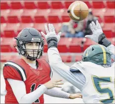  ?? John Carl d’annibale / times union ?? rpi quarterbac­k George marinopoul­os threw for 273 yards and three tds, including the go-ahead score before halftime.