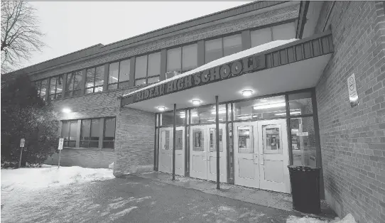  ?? TONY CALDWELL ?? Rideau High School on St Laurent Boulevard is in danger of closing, but parents and community groups argue there are other options.