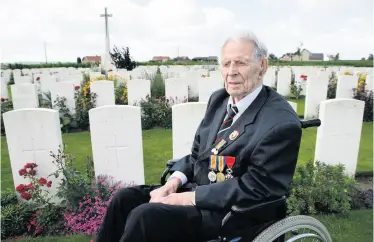  ?? Picture: Philip Coburn ?? Harry Patch, who fought in the First World War at Passchenda­ele with the 7th Duke of Cornwall’s Light Infantry, pictured in 2007, aged 109, at Dochy Farm Cemetery in Flanders
