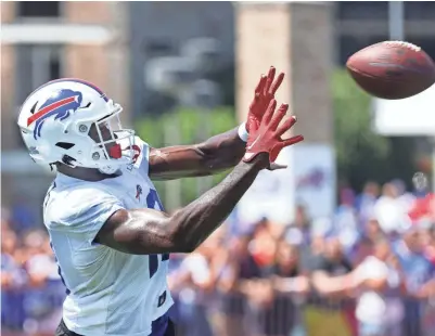 ?? JAMIE GERMANO/DEMOCRAT AND CHRONICLE ?? Bills receiver Justin Shorter catches a quick pass during practice.