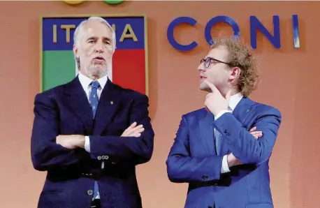  ??  ?? Grosse coalizioni (e sintonia) Il capo del Coni, Giovanni Malagò con Luca Lotti, ministro dello Sport Ansa