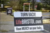  ?? EARL NEIKIRK — THE ASSOCIATED PRESS ?? Anti-abortion signs are displayed outside Bristol Women's Health Clinic in Bristol, Va., on Feb. 23.