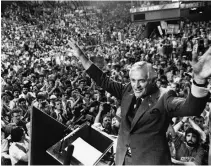  ?? RON POLING THE CANADIAN PRESS ?? John Turner raises his arms after winning the Liberal leadership race in 1984. Dubbed "Canada's Kennedy" when he first arrived in Ottawa in the 1960s, the former PM has died at the age of 91.