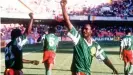  ??  ?? Die Kameruner um Star-Spieler Roger Milla rückten Afrikas Fußball bei der WM 1990 in den Fokus