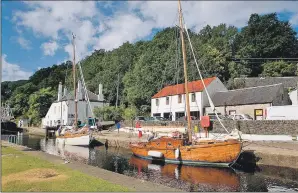  ??  ?? Crinan Canal.