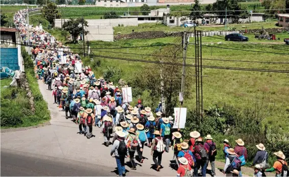  ?? LUIS CAMACHO ?? municipios del estado de México ya salieron los peregrinos devotos a la virgen de Guadalupa/FOTOS: