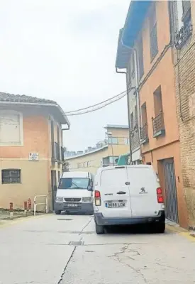  ?? Foto: J.A. ?? Tramo del Barrio de Lizarra donde el tráfico se colapsa a diario