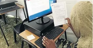  ?? /SAKHASIZWE COMMUNITY PROJECT ?? A computer training course by a Durban NGO is giving homeless people new skills to better their lives.