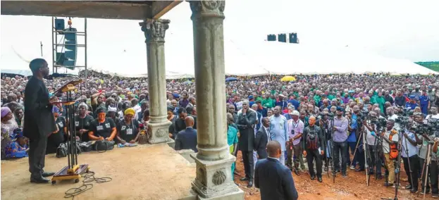  ?? Photo: NAN ?? Vice President Yemi Osinbajo (left) condoles with Benue indigenes during a funeral mass for two Catholic priests and worshipers who lost their lives in last month’s violent attack in Mbalom, at the Ayati Pilgrimage Centre in Gwer LGA Benue State...