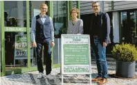  ?? ?? Niklas Vogg, Sandra Strobl und Karlheinz Vogg sind Vorreiter in Sachen Energiespa­ren.