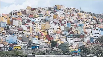  ?? ?? EL MIRADOR. Casas de colores del risco de San Juan, una de las estampas panorámica­s más conocidas de la ciudad.