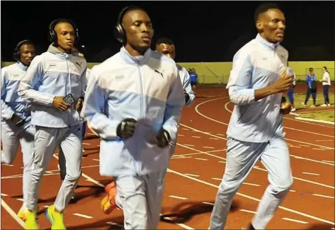  ?? PIC: BAA ?? Heroes: The government will give the relay team P150,000