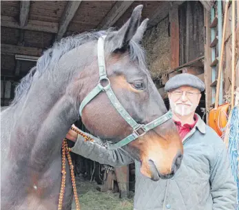  ?? FOTO: SCHOLZ ?? Waldemar Hoffmann ist 71 Jahre alt und liebt seine Pferde.