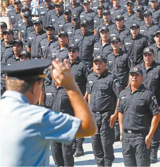  ?? DIVULGAÇÃO/GOVERNO DO ESTADO ?? Policiais militares e bombeiros passarão a contribuir para a previdênci­a com percentual menor