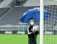  ??  ?? Stadium
Lo stadio di Torino deserto in occasione della sfida Juve-Napoli