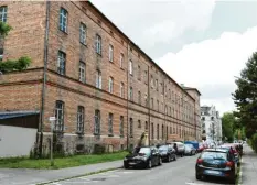  ?? Foto: Silvio Wyszengrad (Archivbild) ?? 1869 wurde der Backsteinb­au in der Calmbergst­raße errichtet. Er diente viele Jahre als Kaserne und danach als Flüchtling­sunterkunf­t.