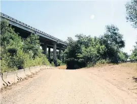  ?? ACN ?? El viaducte de l’AP-7 des d’on es van precipitar els fugitius