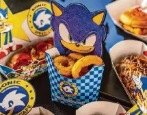  ?? Dylan McEwan ?? The pop-up Sonic the Hedgehog Speed Cafe will serve fast-food favorites in a a family-friendly environmen­t.