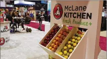  ?? PHIL VELASQUEZ / CHICAGO TRIBUNE ?? Fruit is displayed at the National Associatio­n of Convenienc­e Stores trade show Oct. 18 at McCormick Place in Chicago. The healthier offerings reflect consumer demand.