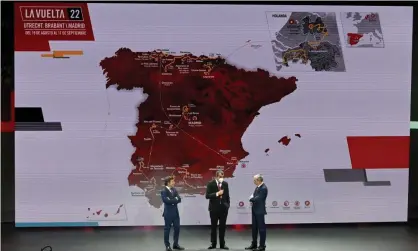  ?? ?? The director of La Vuelta, Javier Guillen (centre) alongside former cyclists Pedro Delgado (left) and Carlos de Andres at the presentati­on ceremony. Photograph: Óscar del Pozo/AFP/Getty Images