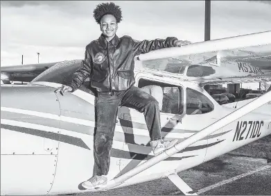  ?? ?? SKY’S THE LIMIT: Kamora Freeland, 17, trained with NYPD officers at Republic Airport in Farmingdal­e.