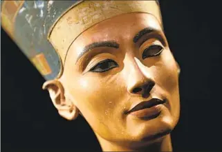  ?? Michael Sohn Associated Press ?? THE BUST of ancient Egyptian Queen Nefertiti and her distinctiv­e cat-eye.