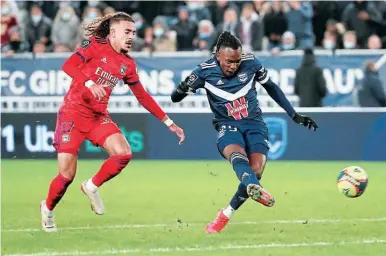  ?? ?? DESTACADO. Elis definió con clase para anotar su sexto gol en Francia.