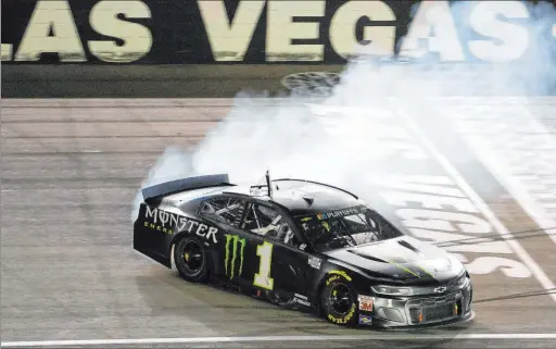  ?? Ellen Schmidt Las Vegas Review-journal @ellenkschm­idttt ?? Las Vegas native Kurt Busch drives his Chevrolet to victory Sunday in the South Point 400, ending a 21-race dry spell at his hometown track.