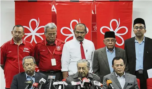  ??  ?? Q &amp; A session: Dr Mahathir speaking to the media after Pribumi’s supreme council meeting at the party’s headquarte­rs in Petaling Jaya.