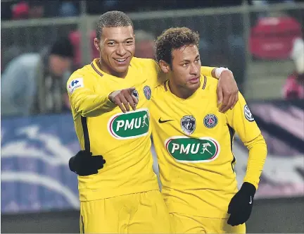  ?? LOIC VENANCE / AFP ?? Favoritos. El francés Kilian Mbappé y el brasileño Neymar son los líderes del Paris Saint-germain, que va en busca de su sexto título francés en siete temporadas.