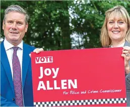  ?? ?? Endorsemen­t: Sir Keir with police commission­er Joy Allen