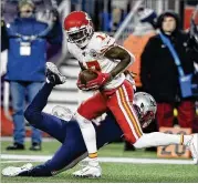  ?? JILL TOYOSHIBA / THE KANSAS CITY STAR ?? Ex-Georgia Bulldog Mecole Hardman (above, making a TD catch against the Patriots) made the Pro Bowl with the Chiefs as an NFL rookie.