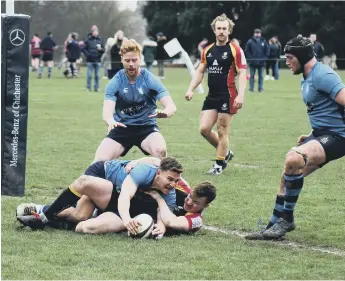  ?? PICTURE BY MICHAEL CLAYDEN ?? Rhys Thompson scores as Chichester overcome Chobham at Oaklands Park