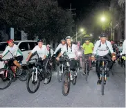  ??  ?? Un grupo de ciclistas durante la séptima Biciquilla.