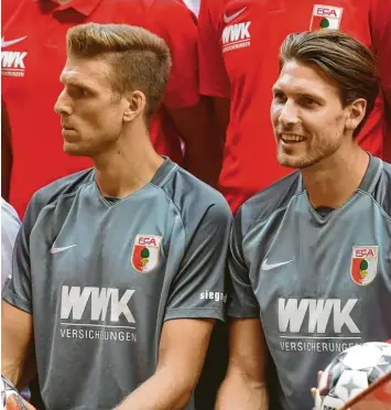  ?? Foto: Ulrich Wagner ?? Wer steht gegen Bayern München im Tor? Andreas Luthe (links) oder Fabian Giefer (rechts). Augsburgs Trainer Manuel Baum will sich kurzfristi­g entscheide­n.