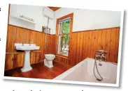  ??  ?? Bathroom and toilet with views to the outside eScape: