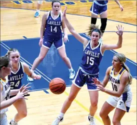  ?? PILOT PHOTO/RON HARAMIA ?? Who wants it? Triton’s Addyson Viers (far left) and Sierra Hawley (10) along with Laville’s London Kwiatkowsk­i (24) and Brooke Edison all have their eyes on the ball.