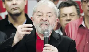  ?? AFP ?? Lula da Silva en el momento que respondía ayer las preguntas de los periodista­s.