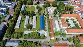  ?? Foto: Stadt Neuburg/Bernhard Mahler ?? In den vergangene­n Jahren wurden die Gebäude der ehemaligen Kaserne in Neuburg als Asylunterk­unft genutzt. Nun wird das ge‰ samte Areal zum Campus als Außenstell­e der Hochschule Ingolstadt.