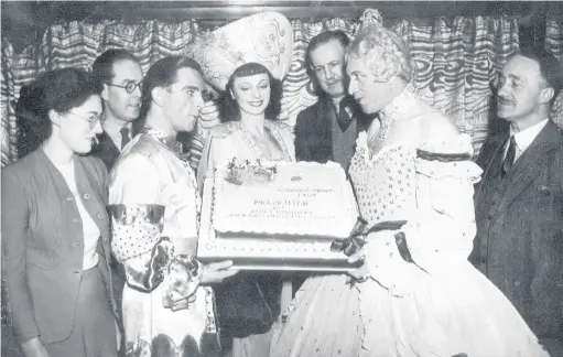  ??  ?? West Bromwich baker George Stephens (right) with Norman Wisdom (3rd left) and other panto stars in 1949