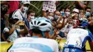  ??  ?? Salida del pelotón en la primera etapa del Tour de Francia 2020 en Niza.