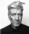  ??  ?? David Lynch and his Matchstick Lamp C, made of steel, pin and plexiglass.