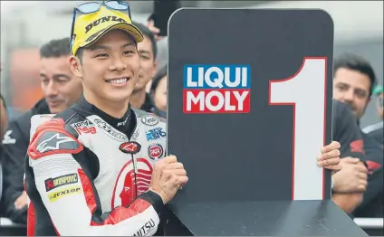  ?? FOTO: EFE ?? Nakagami cerró el sábado en Japón con la pole Moto2. Alex Márquez, segundo a 128 milésimas fue quién más cerca estuvo de una pole