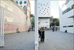  ?? ÀLEX GARCIA ?? Imagen del solar donde se proyecta el Cubo, entre el Macba y el CCCB